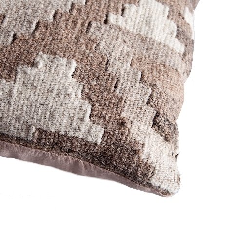 Подушка Аталания из шерсти - лучшие Декоративные подушки в INMYROOM