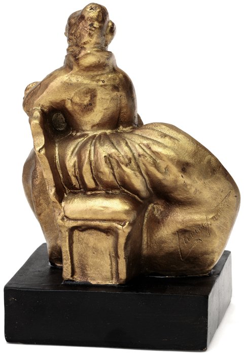 Фигурка Дама в золотом под старину золотого цвета - лучшие Фигуры и статуэтки в INMYROOM