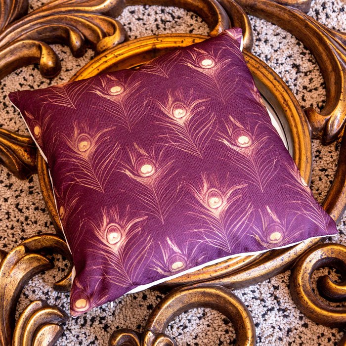 Интерьерная подушка Жар-Птица бордового цвета - купить Декоративные подушки по цене 2000.0