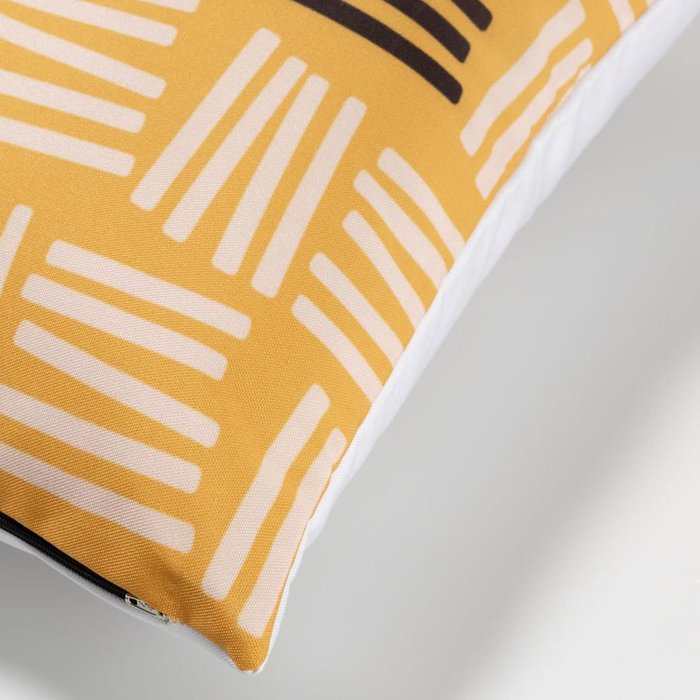 Чехол для декоративной подушки Marietou желтого цвета - купить Чехлы для подушек по цене 2190.0