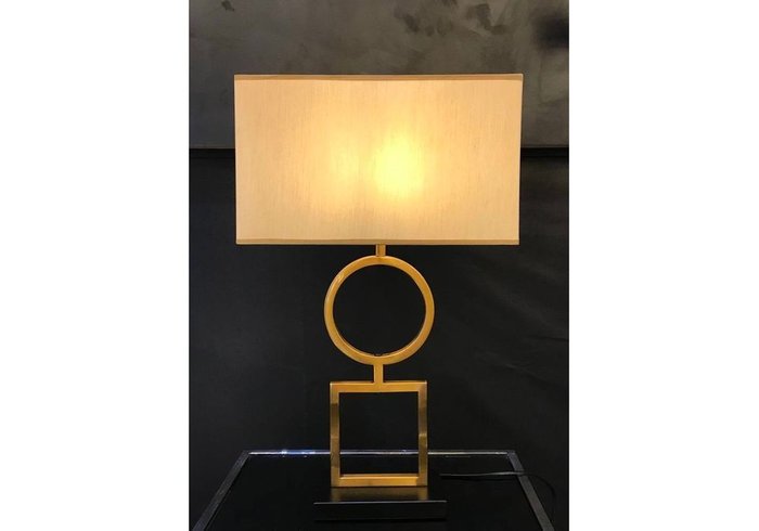 Настольная лампа Caesar с белым абажуром  - купить Настольные лампы по цене 12300.0