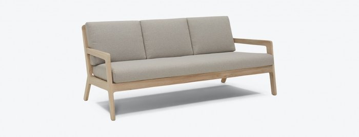 Диван серого цвета с деревянным основанием  - купить Прямые диваны по цене 68800.0