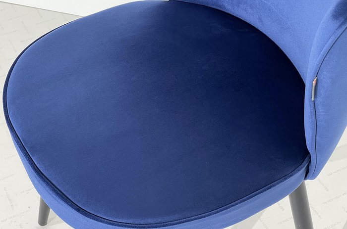 Стул Ричард темно-синего цвета с белыми ножками - купить Обеденные стулья по цене 7880.0