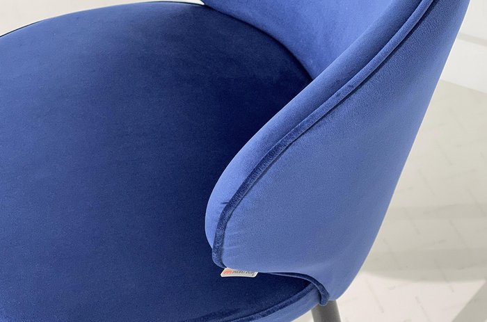 Стул Гудвин темно-синего цвета с белыми ножками - купить Обеденные стулья по цене 8080.0