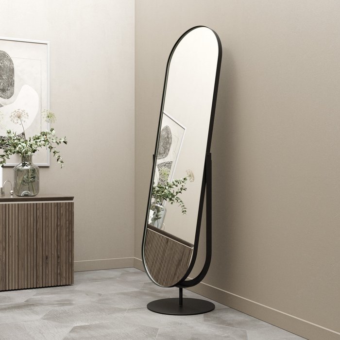 Дизайнерское напольное зеркало в полный рост Ozevis в металлической раме черного цвета - лучшие Напольные зеркала в INMYROOM