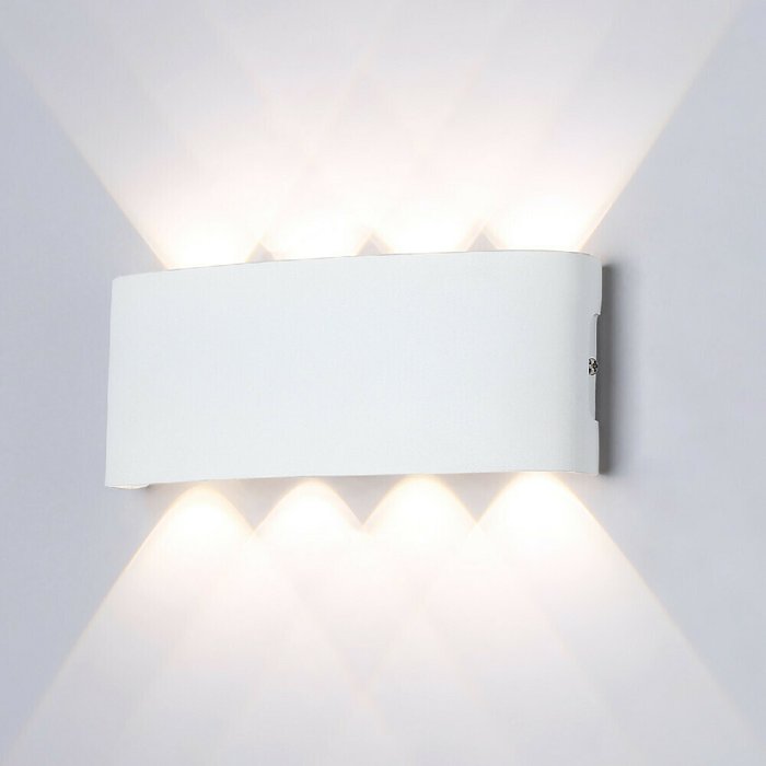 Уличный настенный светильник Garden белого цвета - купить Настенные уличные светильники по цене 2768.0