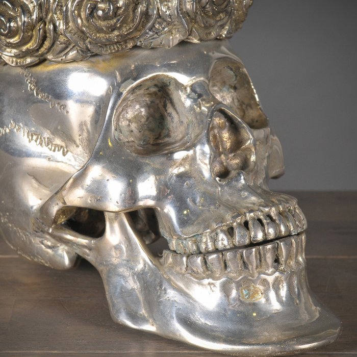 Статуэтка Ateliers C&S Davoy Silver Queen Skull - лучшие Фигуры и статуэтки в INMYROOM