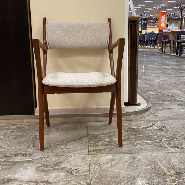 Стул Катания бежево-коричневого цвета - купить Обеденные стулья по цене 32990.0