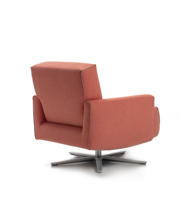 Кресло с низкой спинкой Cubi Queen розового цвета - лучшие Интерьерные кресла в INMYROOM