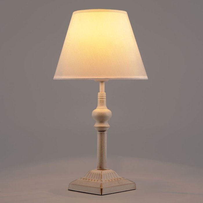 Классическая настольная лампа 01061/1 белый с золотом Berlin - купить Настольные лампы по цене 5420.0