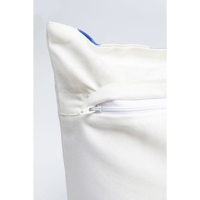 Подушка Eyes белого цвета - лучшие Декоративные подушки в INMYROOM