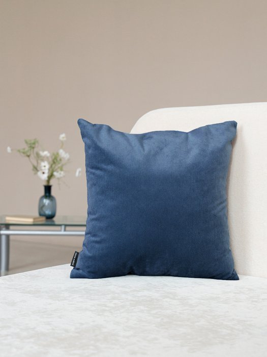 Декоративная подушка Bingo 45х45 темно-синего цвета - лучшие Декоративные подушки в INMYROOM