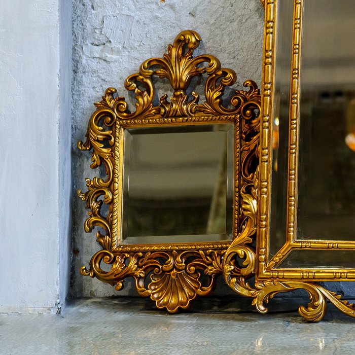 Настенное зеркало Романо в раме цвета бронзы - лучшие Настенные зеркала в INMYROOM