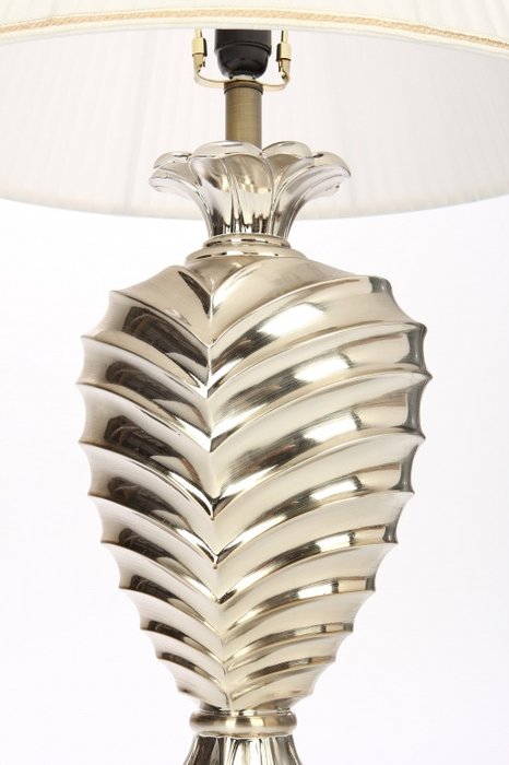 Настольная лампа "Regency" с белым абажуром - купить Настольные лампы по цене 24091.0