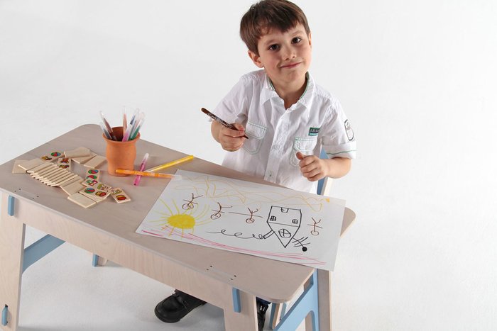 Стол playply "CLIC" Рост: до 85 см - лучшие Детские столы в INMYROOM