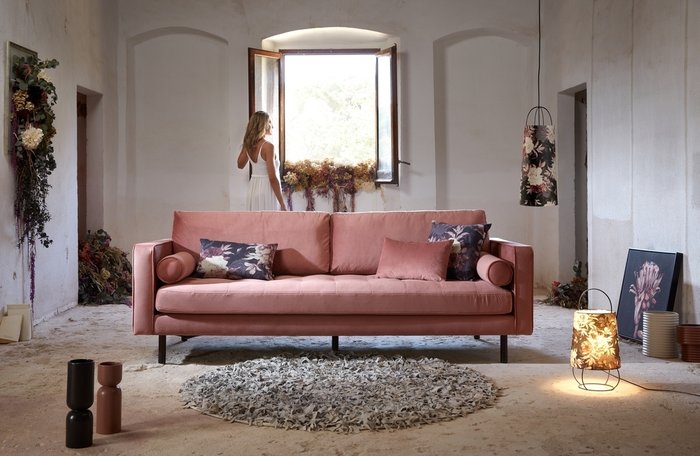 Диван трехместный Bogart розового цвета - лучшие Прямые диваны в INMYROOM
