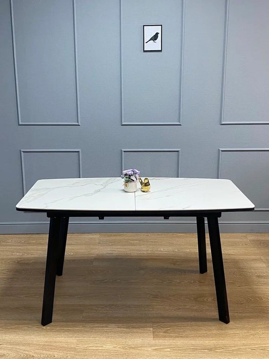 Раздвижной обеденный стол AA140 черно-белого цвета - лучшие Обеденные столы в INMYROOM