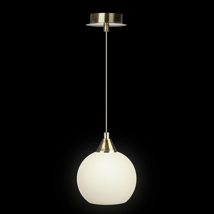 Подвесной светильник из латуни с плафоном белого цвета - купить Подвесные светильники по цене 880.0