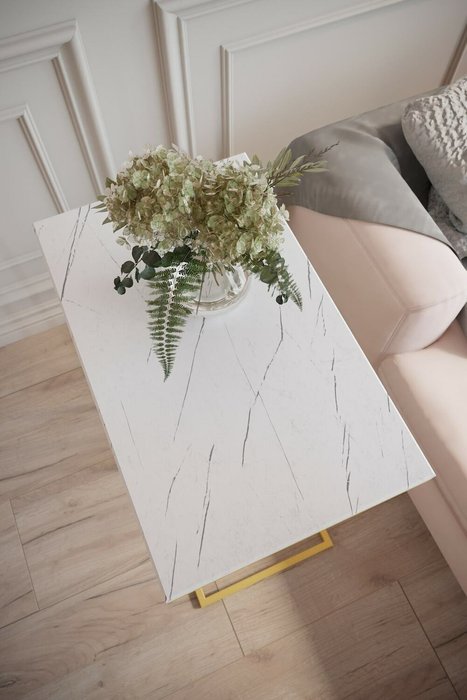 Приставной столик Агами Голд цвета белый мрамор - лучшие Кофейные столики в INMYROOM