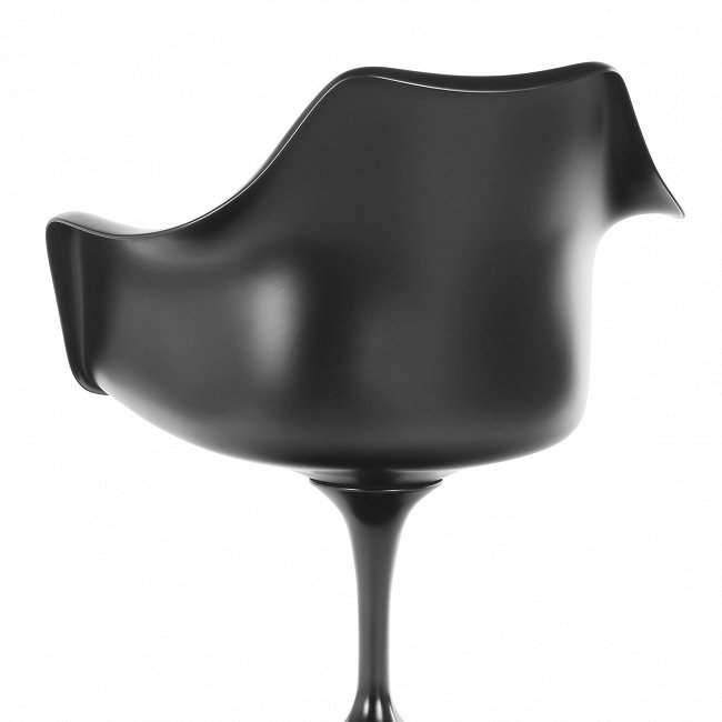 Cтул с подлокотниками и мягкой подушкой черного цвета - лучшие Обеденные стулья в INMYROOM