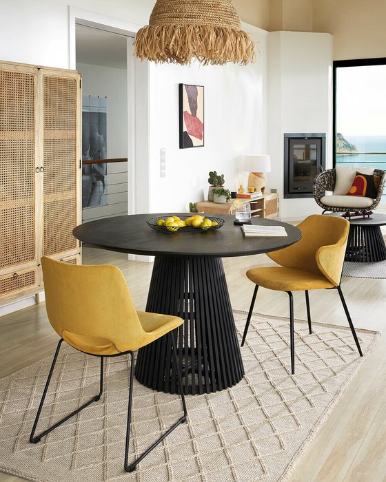 Обеденный стол Irune черного цвета - купить Обеденные столы по цене 151990.0
