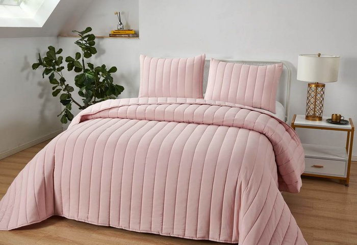 Покрывало с наволочками Микаэль 230х250 розового цвета - купить Покрывала по цене 7294.0
