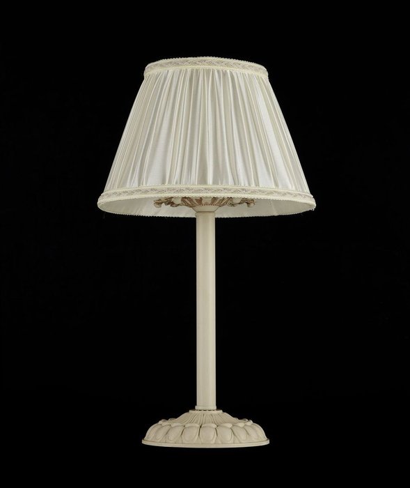 Настольная лампа Olivia с абажуром кремового цвета  - купить Настольные лампы по цене 6490.0