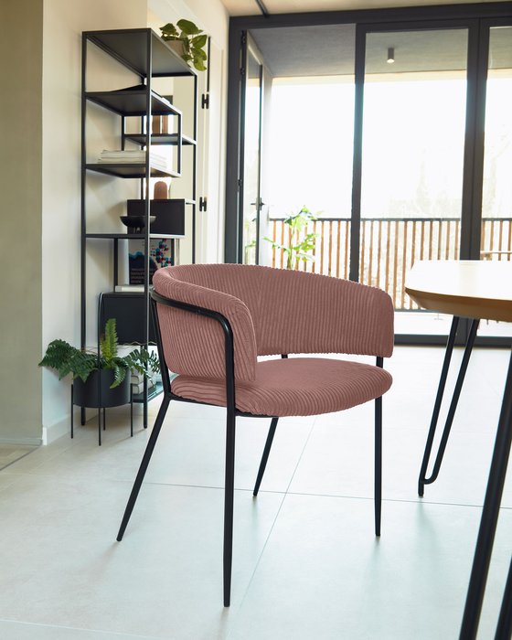 Стул Konnie розового цвета - лучшие Обеденные стулья в INMYROOM