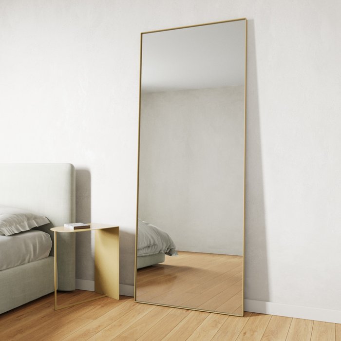 Дизайнерское настенное зеркало Halfeo Slim XL в тонкой раме золотого цвета - лучшие Настенные зеркала в INMYROOM