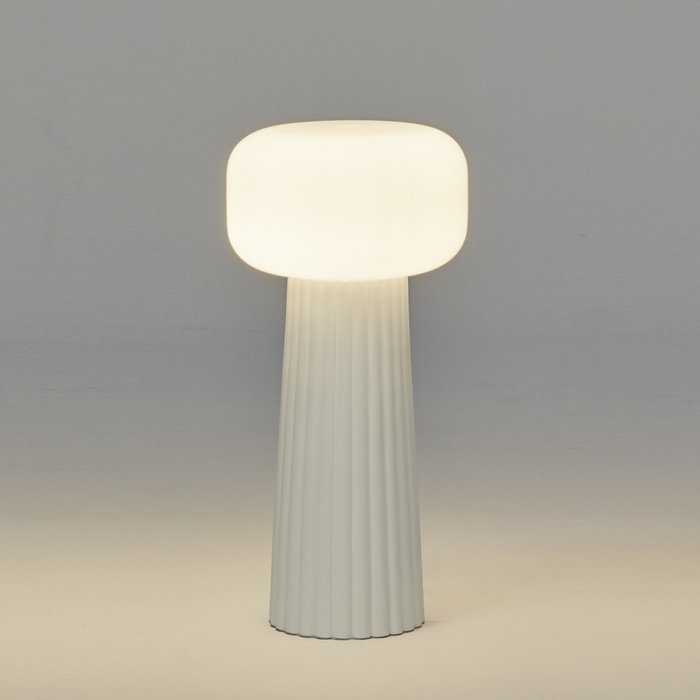 Лампа настольная Faro белого цвета - лучшие Настольные лампы в INMYROOM