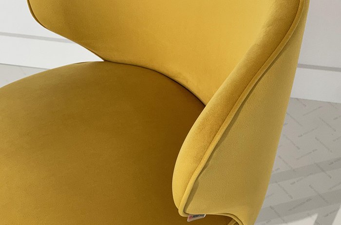 Стул Гудвин желтого цвета с белыми ножками - лучшие Обеденные стулья в INMYROOM