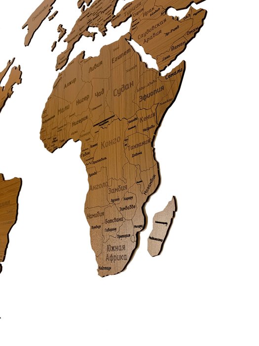 Деревянная карта мира Countries Rus с гравировкой цвета орех - лучшие Декор стен в INMYROOM