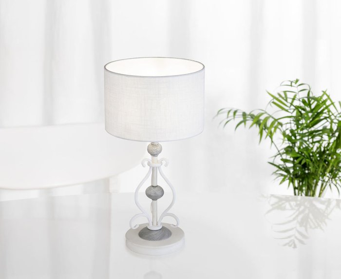 Настольная лампа Karina с белым абажуром - купить Настольные лампы по цене 6890.0