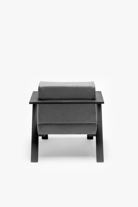 Кресло Three цвета антрацит - лучшие Интерьерные кресла в INMYROOM