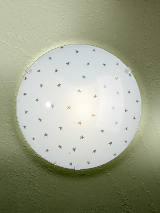 Настенно-потолочный светильник с плафоном из стекла белого цвета - купить Бра и настенные светильники по цене 785.0