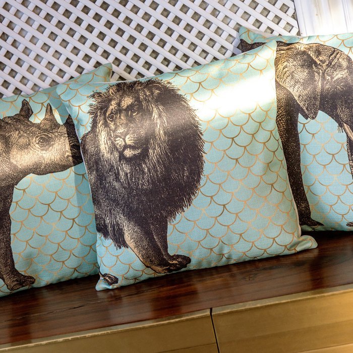 Интерьерная подушка Самый главный бирюзового цвета - купить Декоративные подушки по цене 2000.0