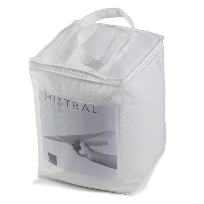 Пуховое одеяло Mistral Duvet из микрофибры  220x220 - лучшие Одеяла в INMYROOM