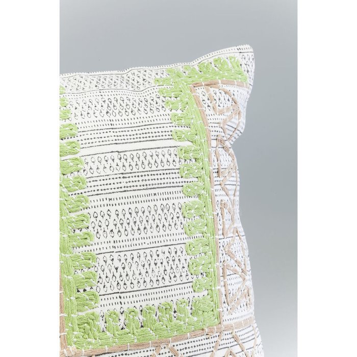 Подушка Maze в пастельных зеленых и бежевых тонах - лучшие Декоративные подушки в INMYROOM
