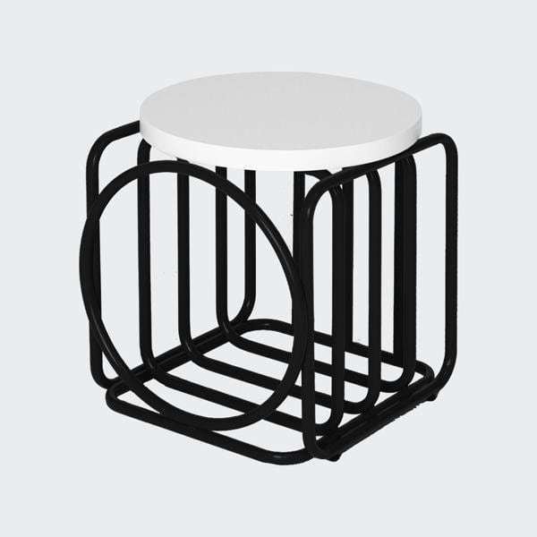 Журнальный стол Bauhaus черного цвета с белой столешницей Журнальный стол Bauhaus черного цвета с белой столешницей