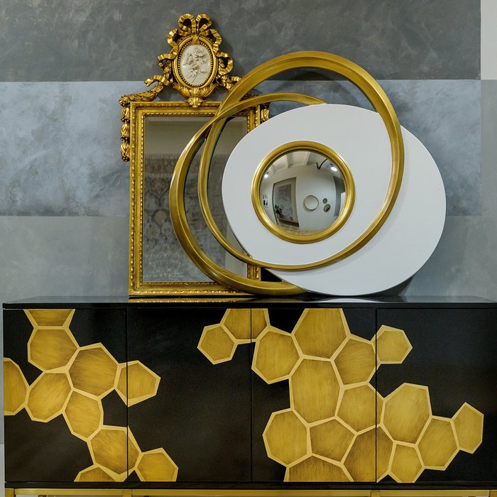 Декоративное настенное зеркало Пеллегрино / День (fish-eye) в бело-золотистой раме - лучшие Настенные зеркала в INMYROOM