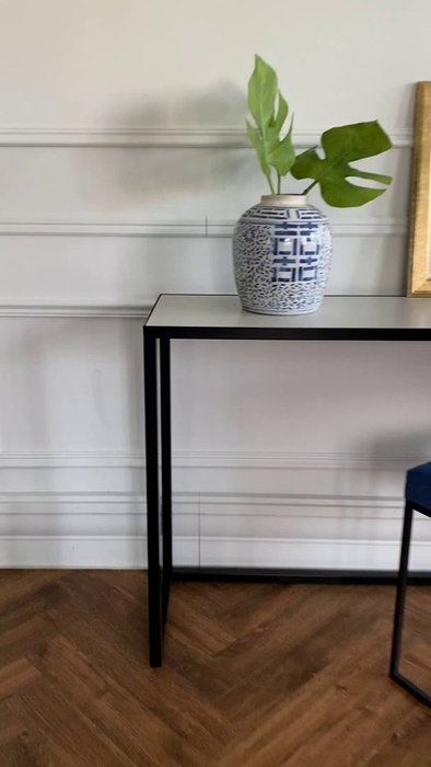 Консоль черно-белого цвета на металлических ножках - лучшие Консоли в INMYROOM