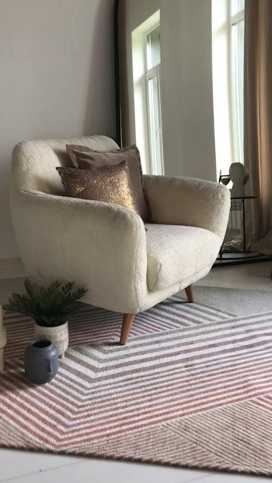 Кресло Loa молочного цвета  - лучшие Интерьерные кресла в INMYROOM