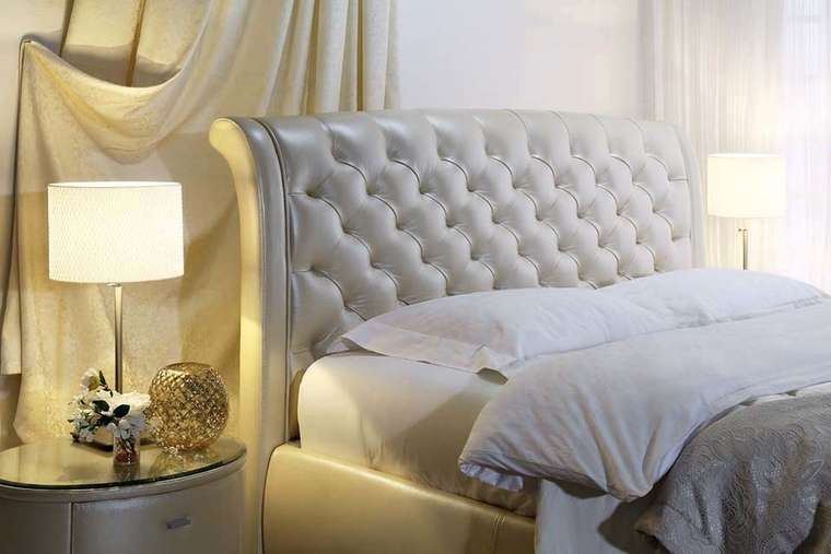Кровать "Letto GM 18" с обивкой из экокожи или велюра 200х200 см