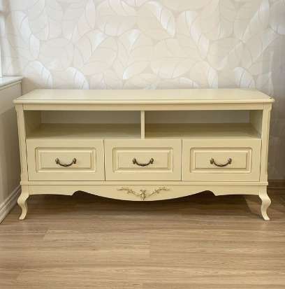 Тумба подТВ Малонн Ави ванильного цвета