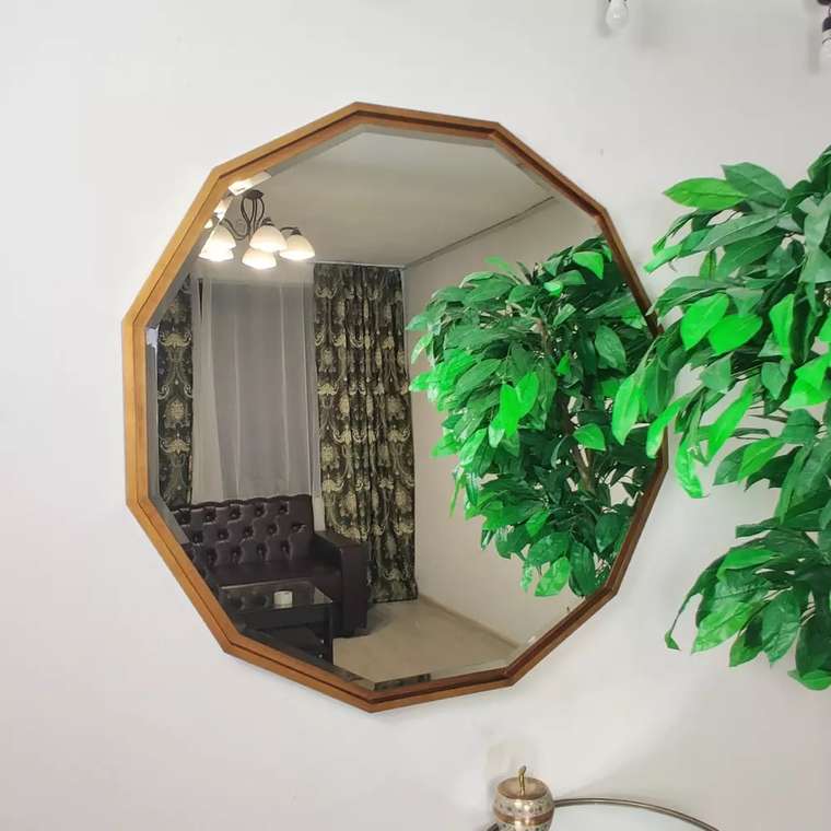 Настенное зеркало Grany 113x113 в раме коричневого цвета 