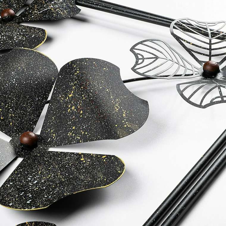 Настенный декор ручной работы Цветы 50х70 из металла черно-золотого цвета