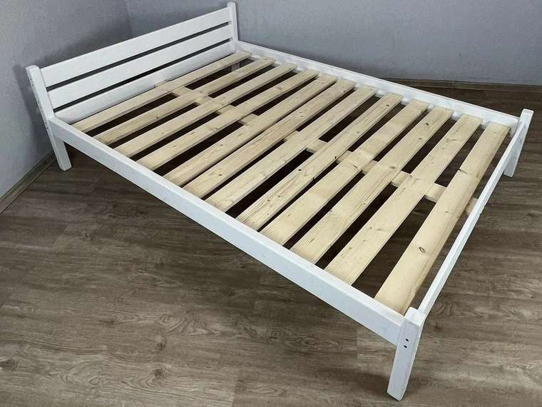 Кровать Классика сосновая 140х200 белого цвета