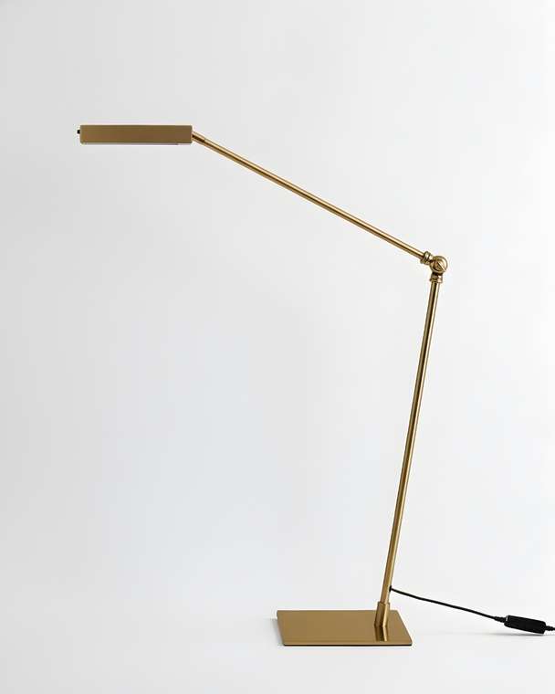 Золотая настольная лампа "Уве"