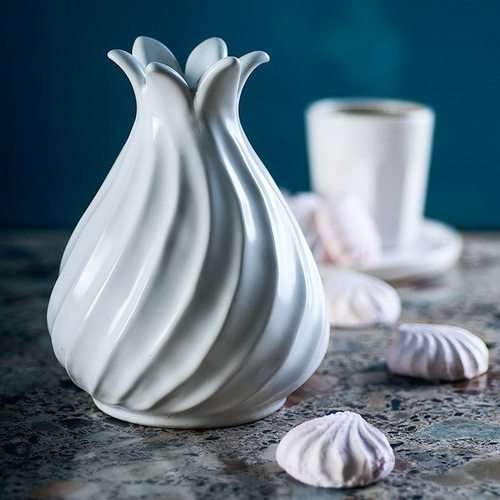 Керамическая ваза Zefir белого цвета