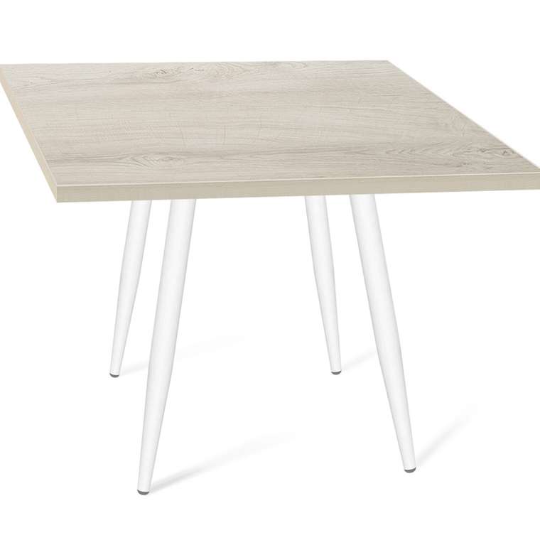 Обеденный стол бело-бежевого цвета